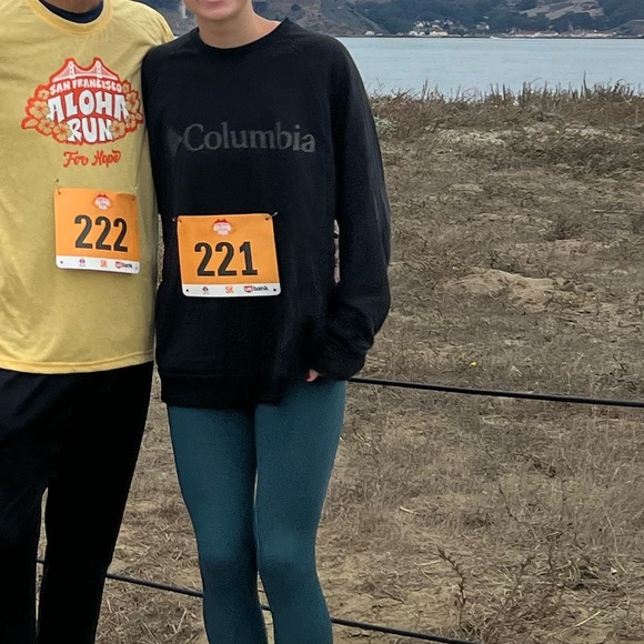 Oversized Columbia Sweatshirt - Picture 3 of 3